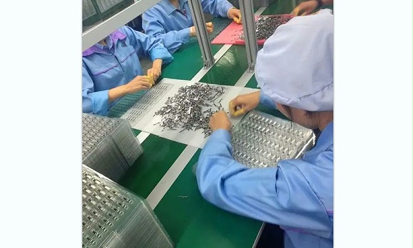 人工擺盤