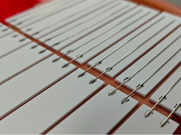 引線與焊柱組合操作的標準化步驟：唯思特整列機