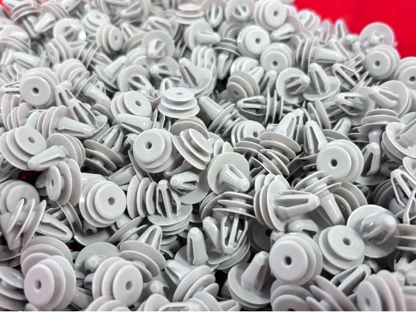 唯思特整列機(jī):塑料卡扣自動(dòng)化精密排列與供料解決方案 唯思特整列機(jī):塑料卡扣自動(dòng)化精密排列與供料解決方案